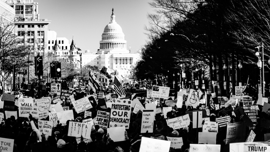 Protest przeciwko dekretowi Trumpa w Waszyngtonie.