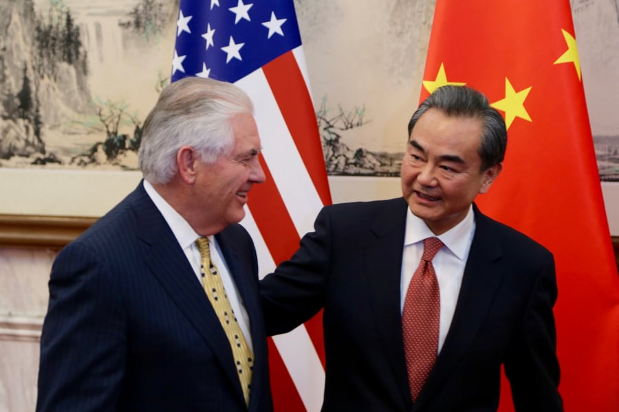 Rex Tillerson i Wang Yi 